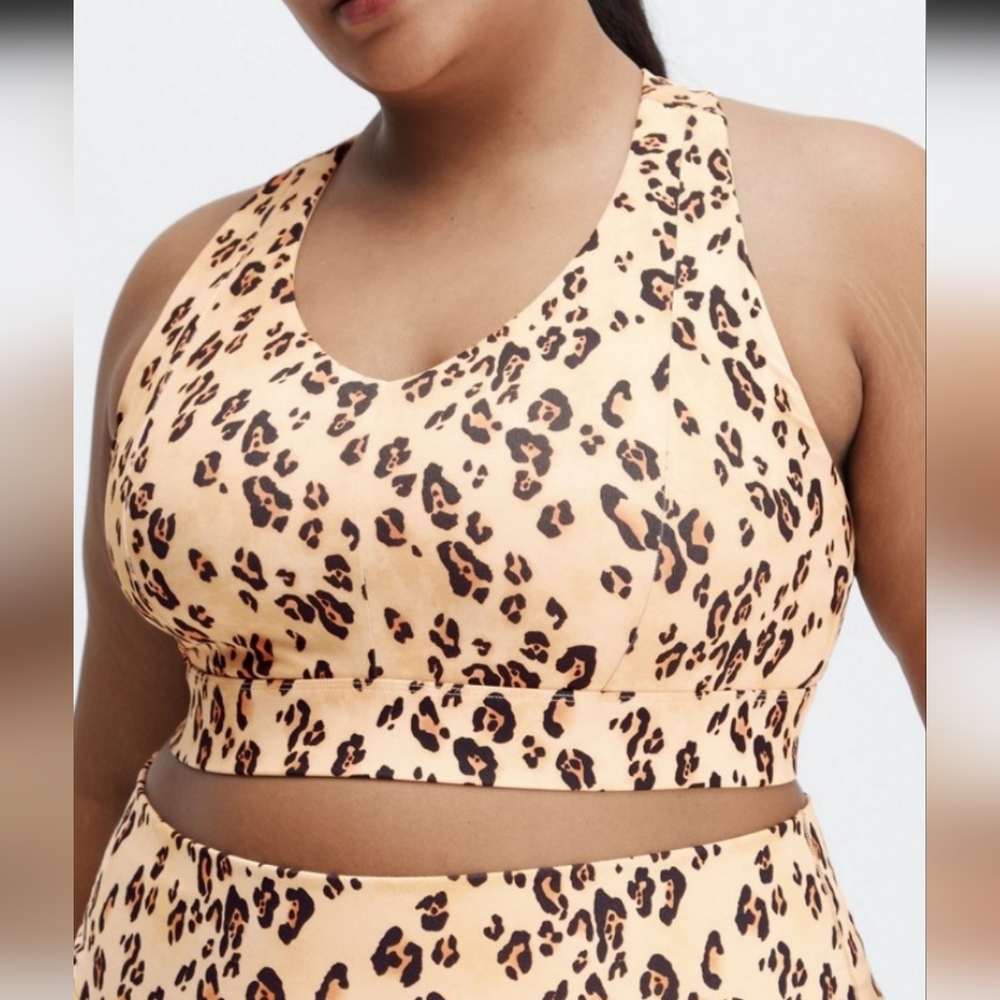 Fabletics Midi Medium Impact Sports Bra NWT
